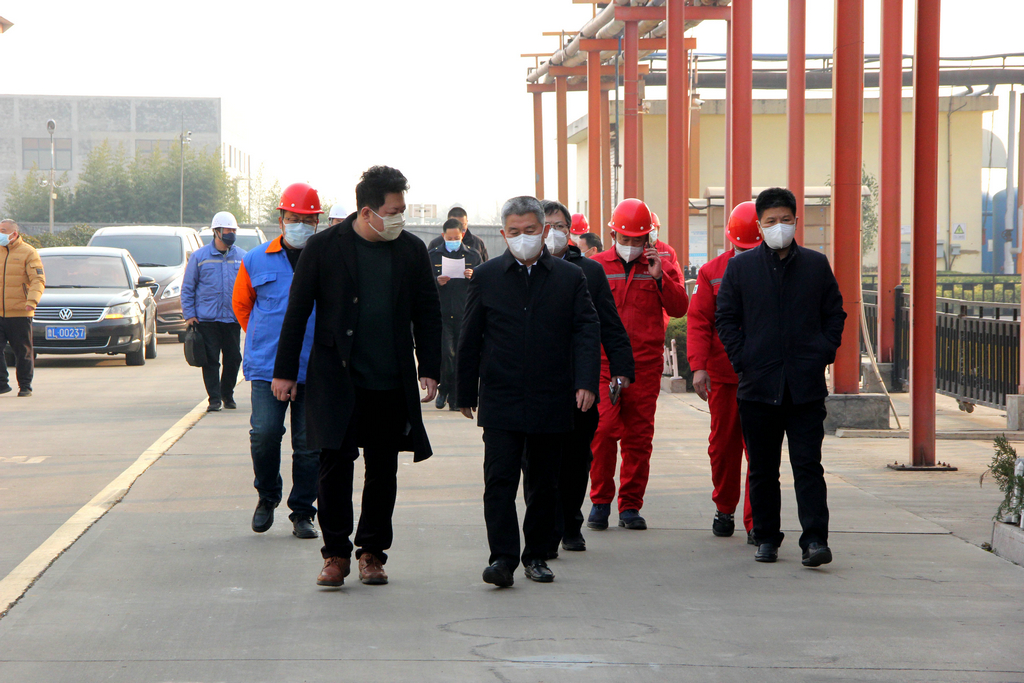 市委常委、副市長賈剛一行來潔晶檢查安全生產工作